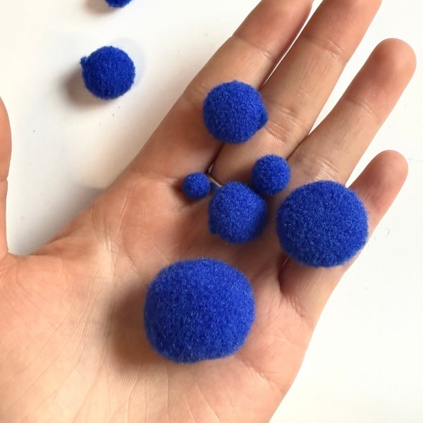 Lot de pompons polyamide bleu Lot de pompons polyamide bleu