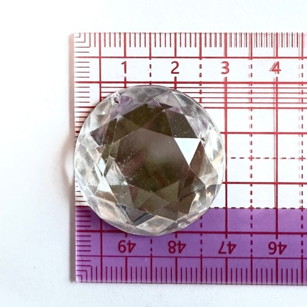 Pierre strass à coudre rond 2 trous transparent fond or 30mm Pierre strass à coudre rond 2 trous transparent fond or 30mm