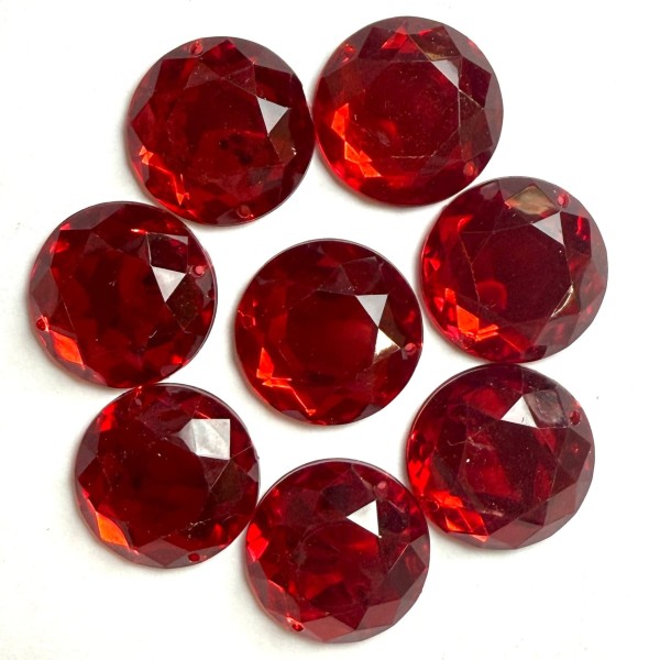 Pierre strass à coudre rond 2 trous rouge fond or 25mm Pierre strass à coudre rond 2 trous rouge fond or 25mm