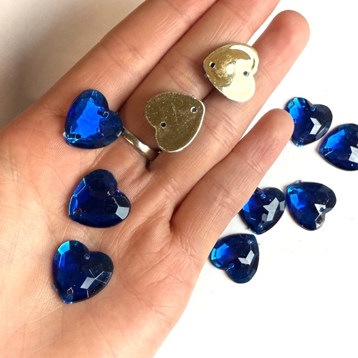 Pierre strass à coudre cœur 2 trous bleu fond or 16mm