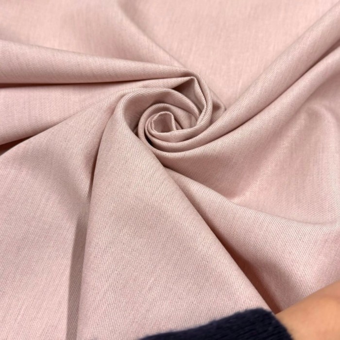 Tissu viscose laine vierge rose pâle aspect denim - Haute couture Tissu viscose laine vierge rose pâle aspect denim - Haute couture