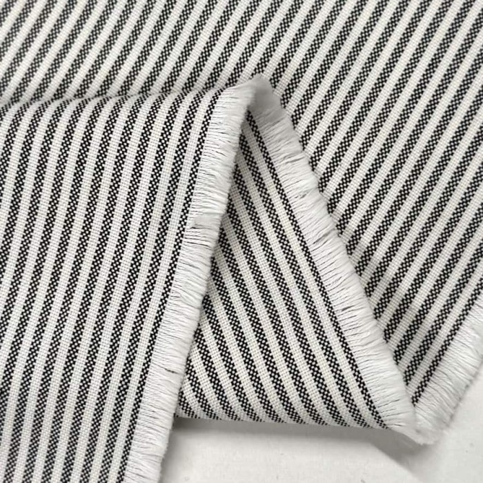Tissu coton oxford chambray à petites rayures anthracite et blanches - Haute couture