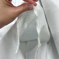 Tissu coton popeline blanc à rayures bleu ciel - Haute couture