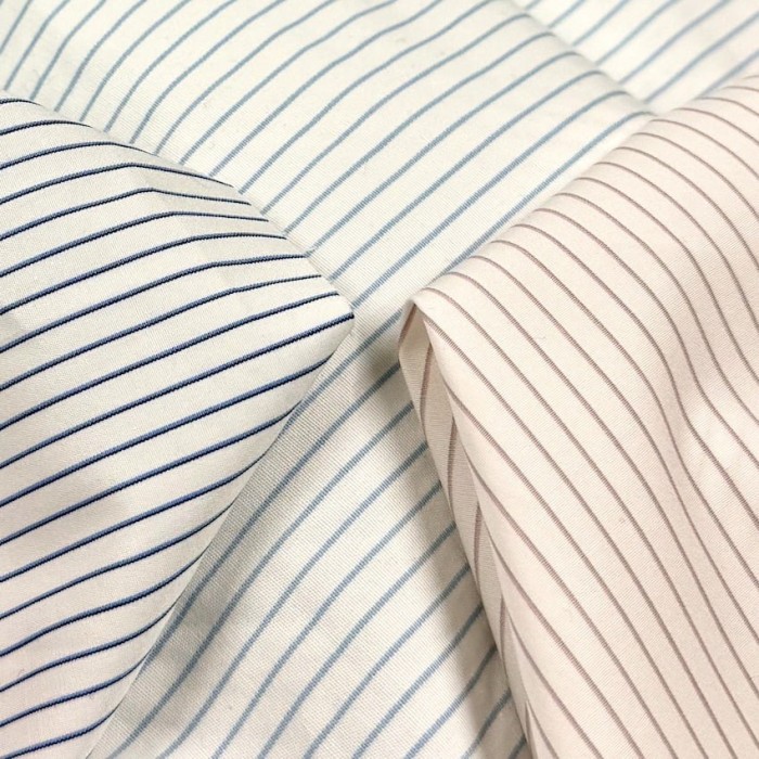 Tissu coton popeline blanc à rayures bleu ciel - Haute couture