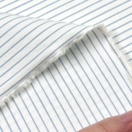Tissu coton popeline blanc à rayures bleu ciel - Haute couture