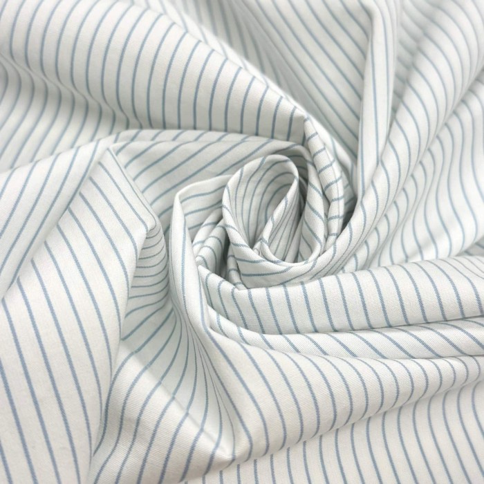 Tissu coton popeline blanc à rayures bleu ciel - Haute couture