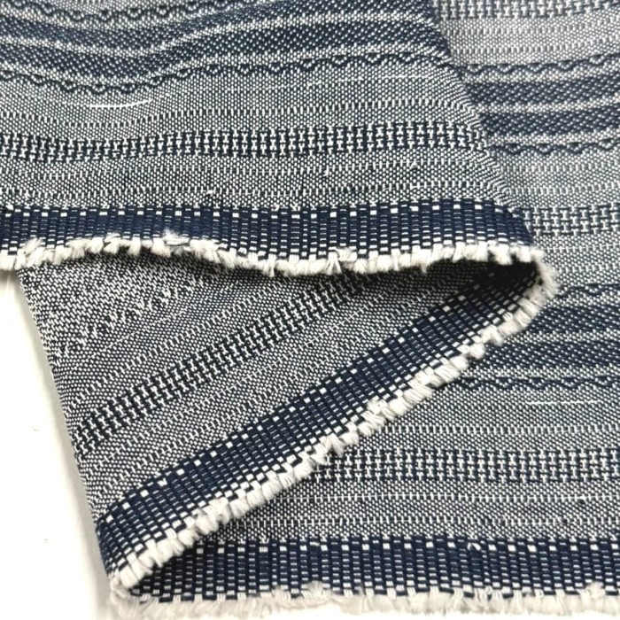 Tissu jeans coton à rayures texturées bleu marine et gris chiné avec lurex Tissu jeans coton à rayures texturées bleu marine et gris chiné avec lurex