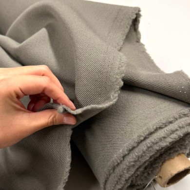 Tissu 100% laine vierge sergé gris taupe - haute couture Tissu 100% laine vierge sergé gris taupe - haute couture