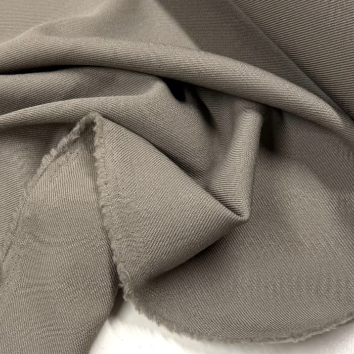 Tissu 100% laine vierge sergé gris taupe - haute couture Tissu 100% laine vierge sergé gris taupe - haute couture