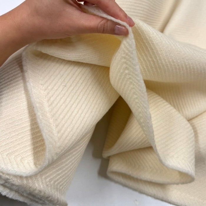 Tissu laine pure épais chevron crème Tissu laine pure épais chevron crème