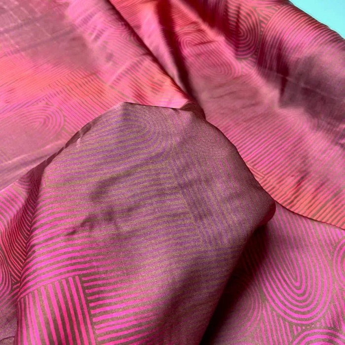 Tissu viscose ondulé violet coupon 260x135cm Tissu viscose ondulé violet coupon 260x135cm