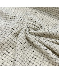 Tissu tweed laine viscose polyester à petits carreaux noirs sur fond crème Tissu tweed laine viscose polyester à petits carreaux noirs sur fond crème