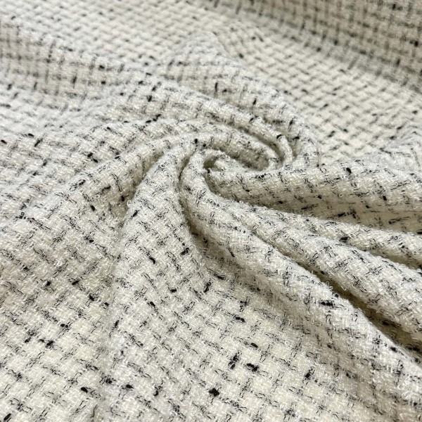 Tissu tweed laine viscose polyester à petits carreaux noirs sur fond crème Tissu tweed laine viscose polyester à petits carreaux noirs sur fond crème