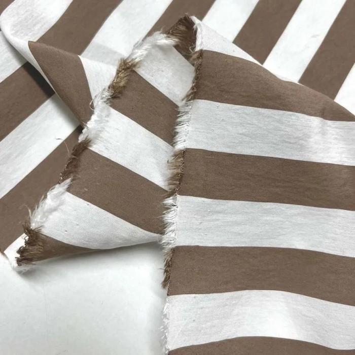Tissu viscose rayure marron - Haute couture Tissu viscose rayure marron - Haute couture