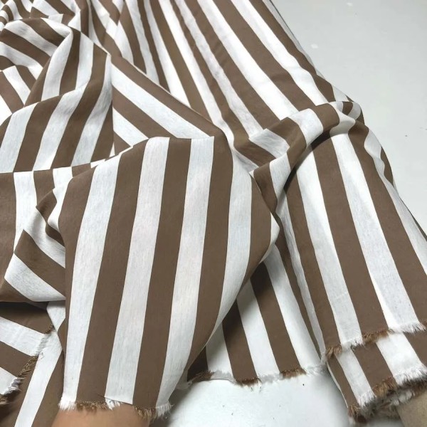 Tissu viscose rayure marron - Haute couture Tissu viscose rayure marron - Haute couture
