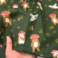 Tissu Coton imprimé Gumelo animaux en forêt vert sapin Tissu Coton imprimé Gumelo animaux en forêt vert sapin