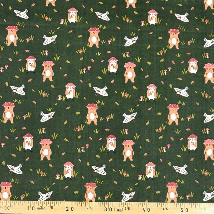 Tissu Coton imprimé Gumelo animaux en forêt vert sapin Tissu Coton imprimé Gumelo animaux en forêt vert sapin