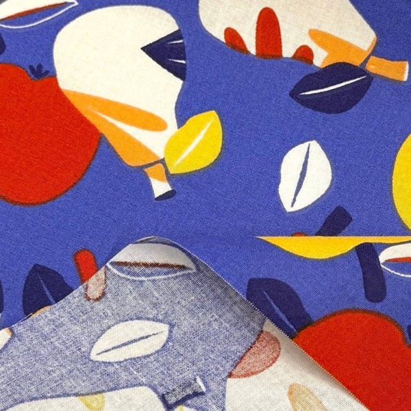 Tissu Coton imprimé Nashi Fruits en fête sur bleu vif Tissu Coton imprimé Nashi Fruits en fête sur bleu vif