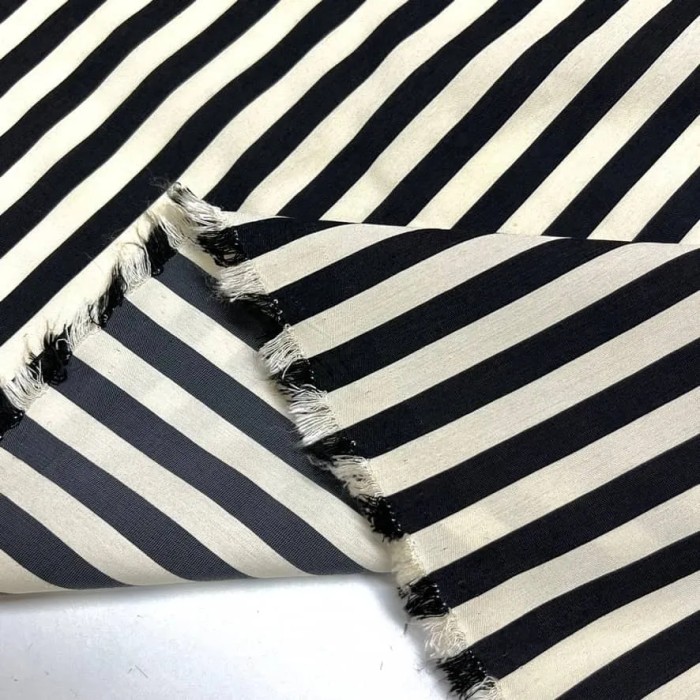 Tissu viscose rayure noir - Haute couture Tissu viscose rayure noir - Haute couture