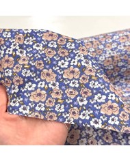 Tissu Coton imprimé Kalmi petites fleurs style liberty violet Tissu Coton imprimé Kalmi petites fleurs style liberty violet