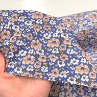 Tissu Coton imprimé Kalmi petites fleurs style liberty violet Tissu Coton imprimé Kalmi petites fleurs style liberty violet