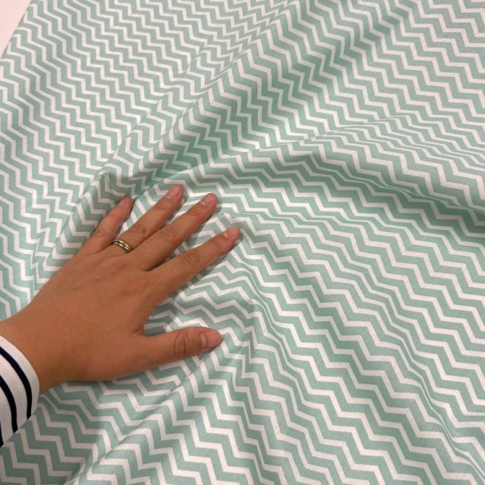 Tissu Coton imprimé Zigzag Nordique Vert d’Eau Tissu Coton imprimé Zigzag Nordique Vert d’Eau