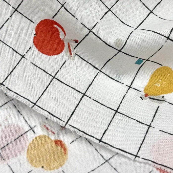 Tissu Coton imprimé fruits sur carreaux