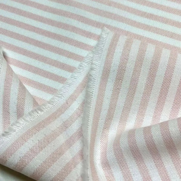 Tissu coton chambray rayures rose - Haute couture Tissu coton chambray rayures rose - Haute couture
