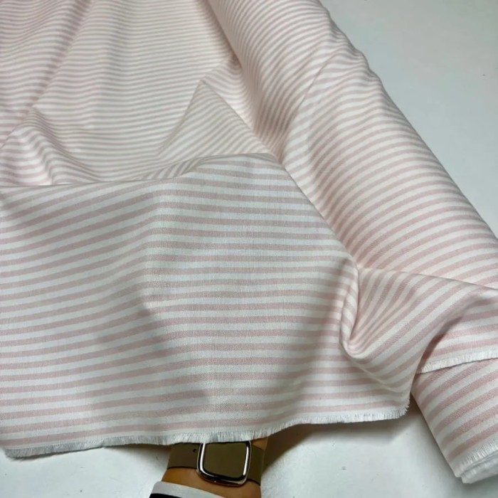 Tissu coton chambray rayures rose - Haute couture Tissu coton chambray rayures rose - Haute couture