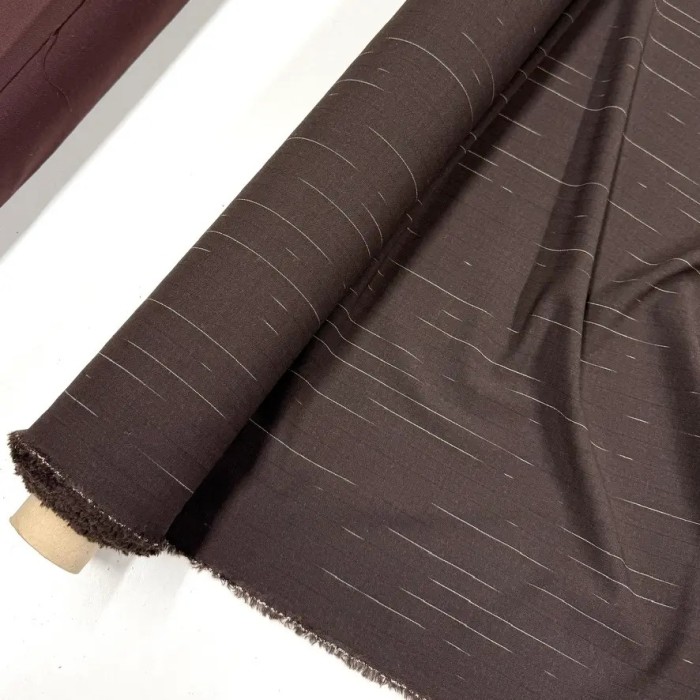 Tissu Laine polyester à rayures brisées marron foncé - Haute couture