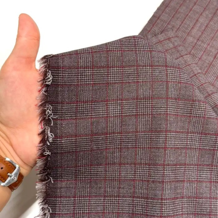 Tissu Laine Polyester écossais Marron Blanc aux Fines Lignes Rouges