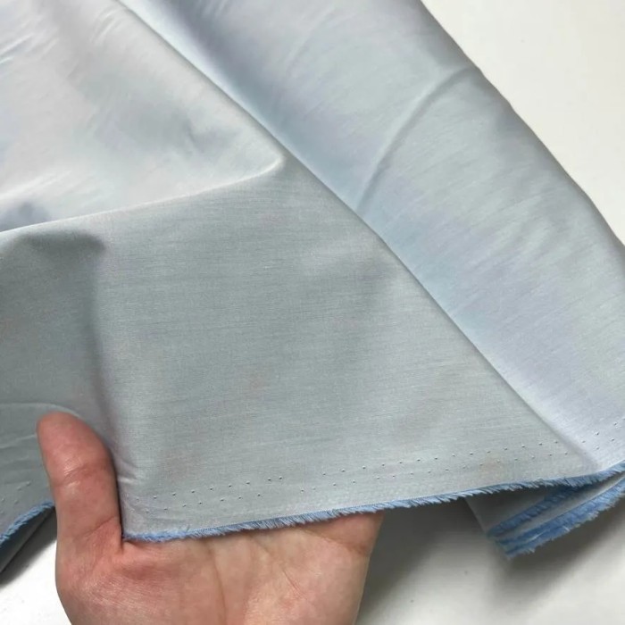 Tissu popeline de coton bleu ciel uni - Haute couture