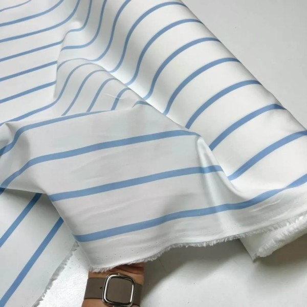 Tissu popeline de coton rayures bleu ciel blanc - Haute couture Tissu popeline de coton rayures bleu ciel blanc - Haute couture